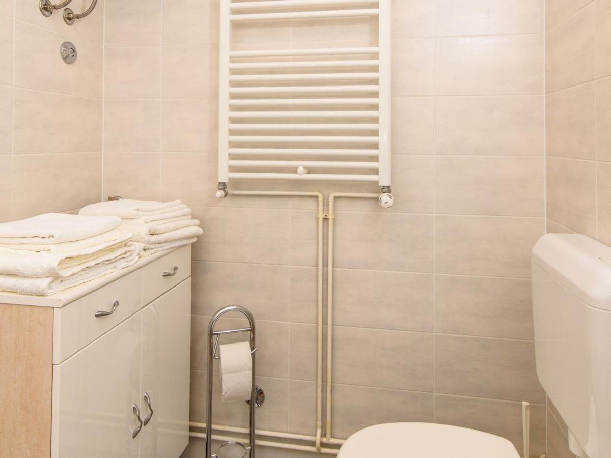 Apartments Beba - Peaceful Location トロギール エクステリア 写真