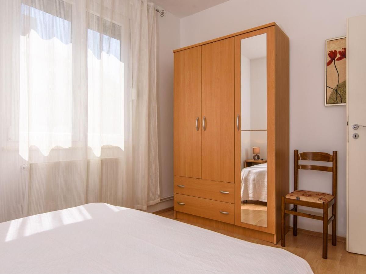 Apartments Beba - Peaceful Location トロギール エクステリア 写真
