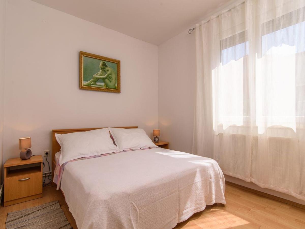 Apartments Beba - Peaceful Location トロギール エクステリア 写真