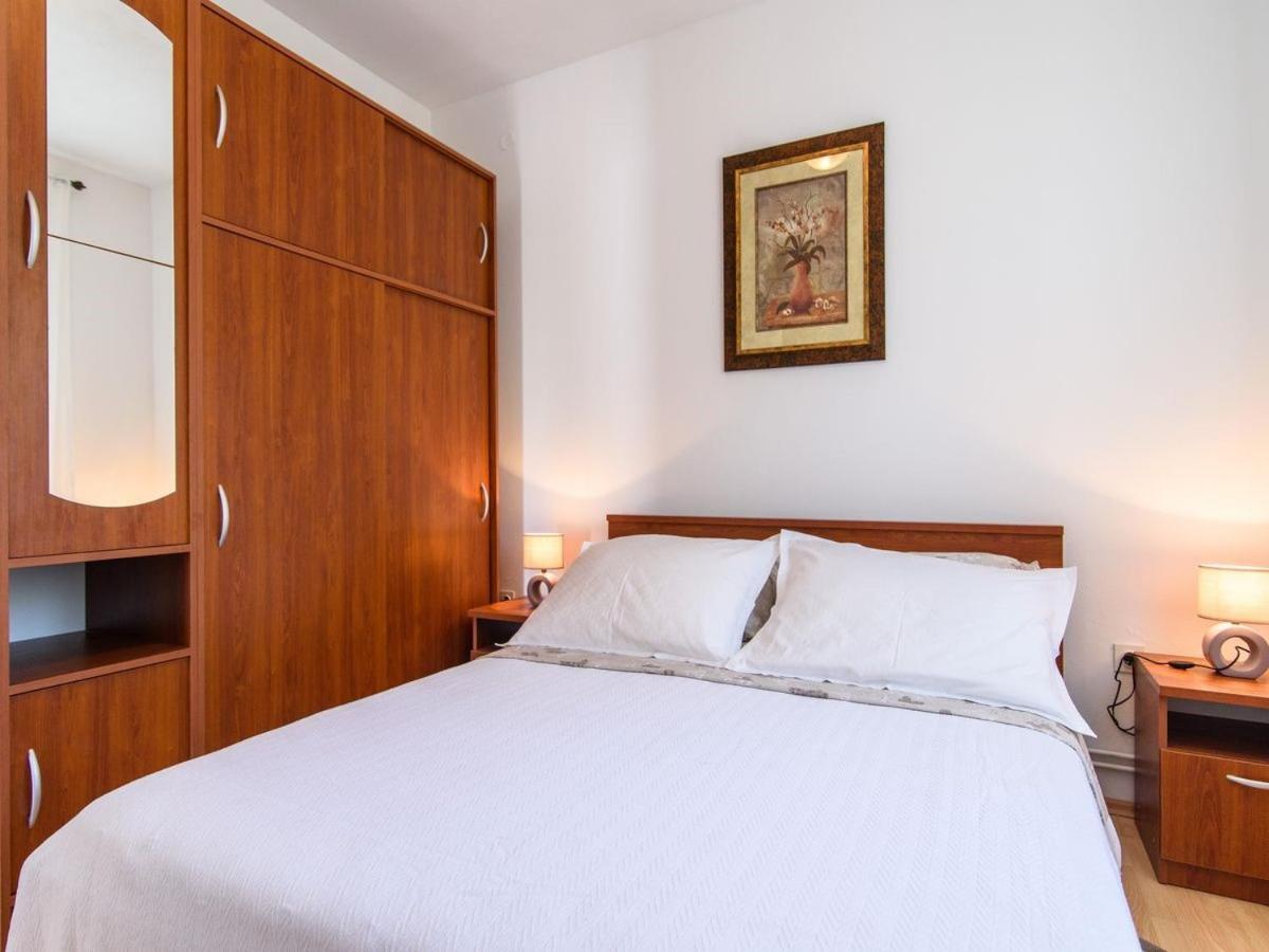 Apartments Beba - Peaceful Location トロギール エクステリア 写真