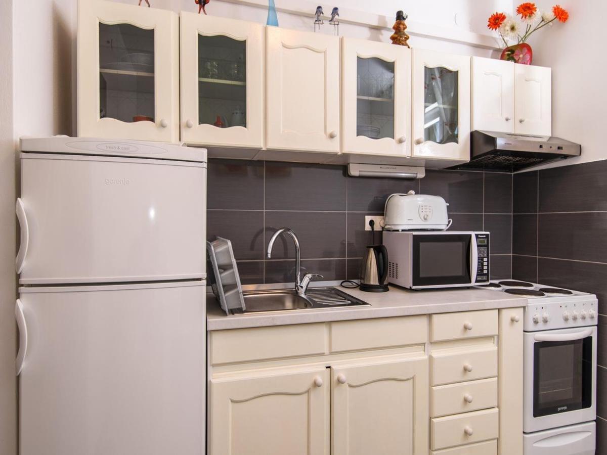 Apartments Beba - Peaceful Location トロギール エクステリア 写真