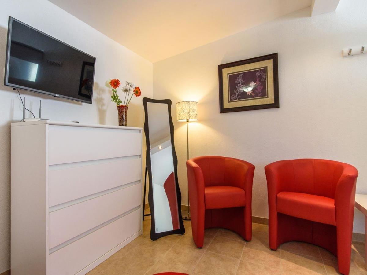 Apartments Beba - Peaceful Location トロギール エクステリア 写真