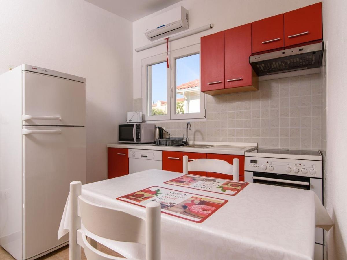 Apartments Beba - Peaceful Location トロギール エクステリア 写真